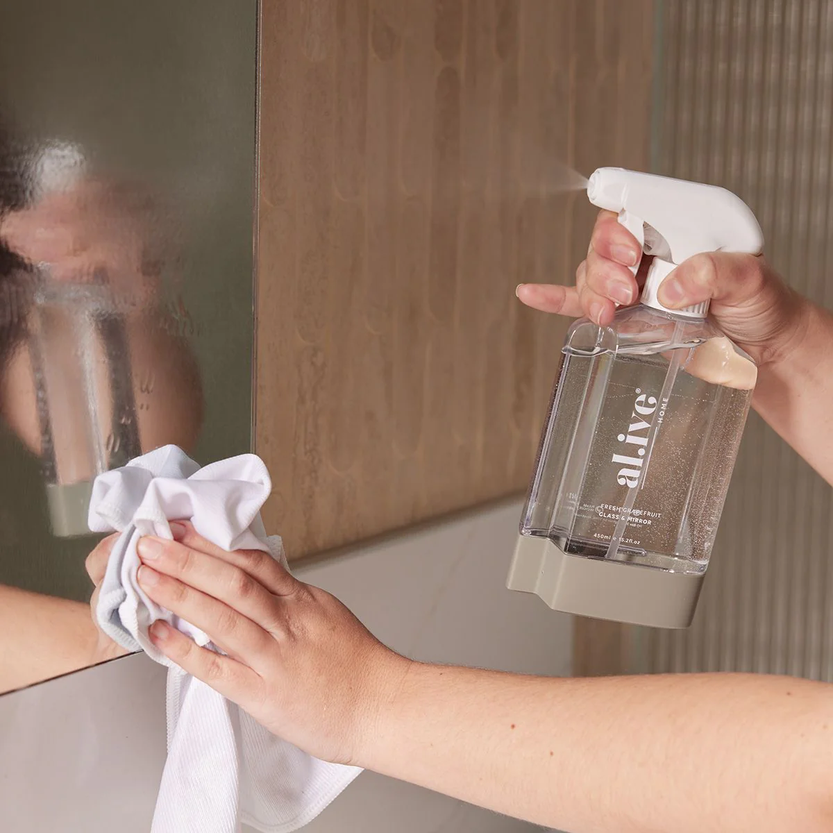 Glass & Mirror Cleaning Kit - Image 3